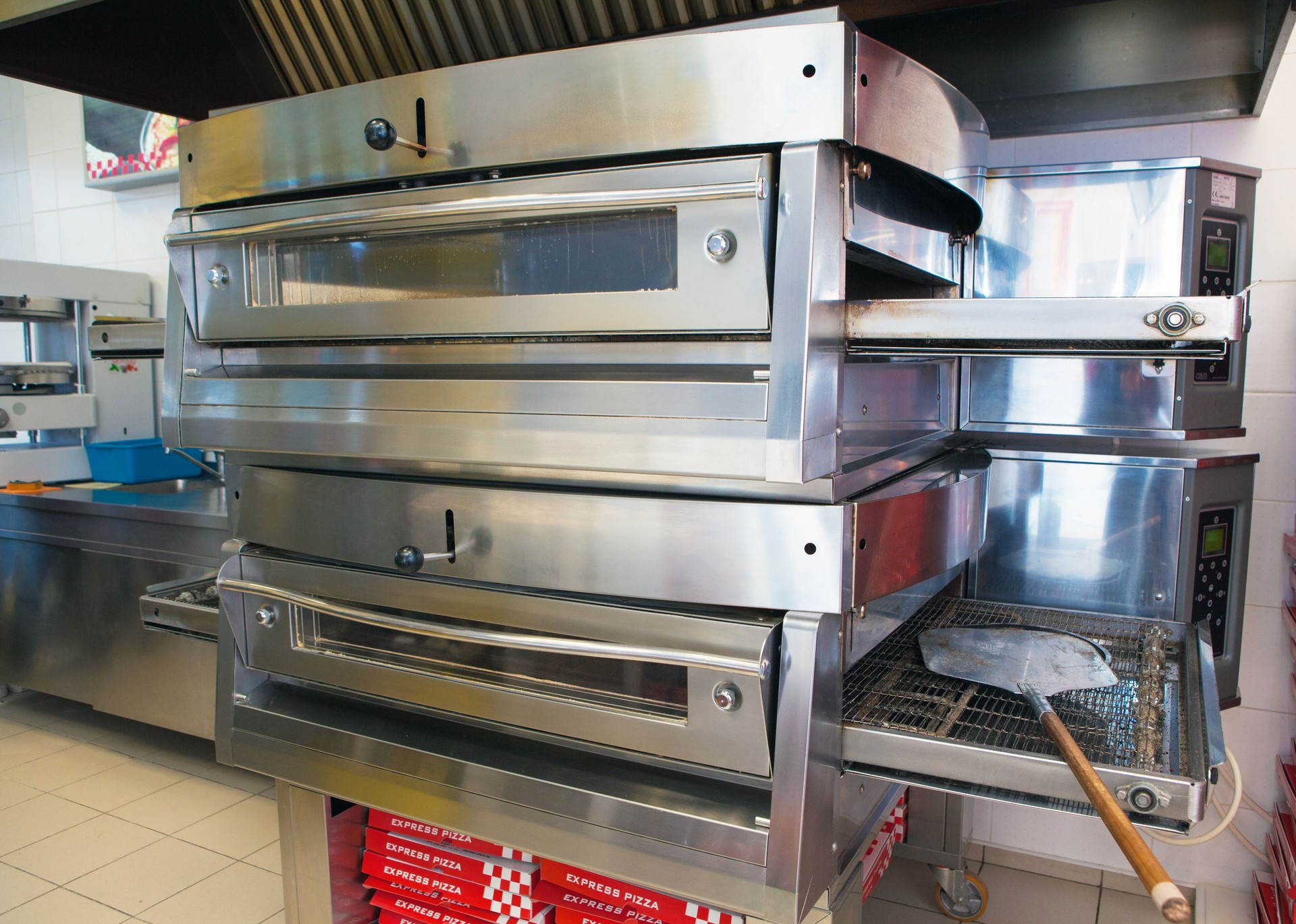 kitchen, kitchen appliances, pizza oven